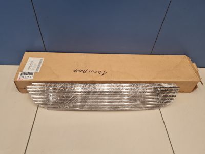 Решётка в бампер центральная для Hyundai Solaris 2010-2017