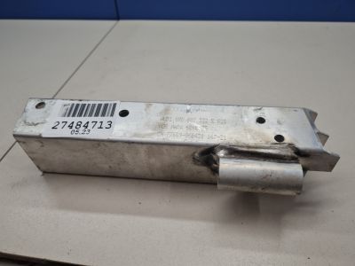 Кронштейн усилителя заднего бампера правый для Porsche Macan 2013-