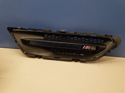 Решетка в крыло переднее правая для BMW 5 F10 2009-2017