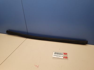 Накладка стекла передней правой двери для Volvo V60 (V60 Cross Country) 2010-2018