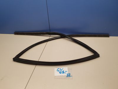 Уплотнитель стекла двери задний правый для Suzuki Grand Vitara 2005-2015