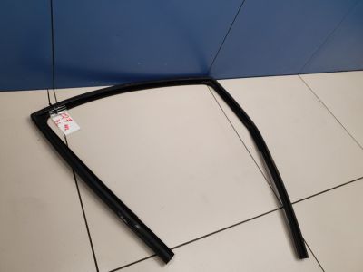 Уплотнитель стекла двери задний левый для Audi Q7 4L 2005-2015