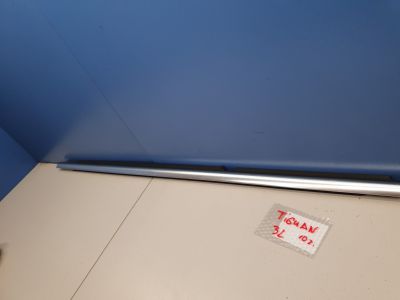 Молдинг стекла задней левой двери для Volkswagen Tiguan 2007-2016