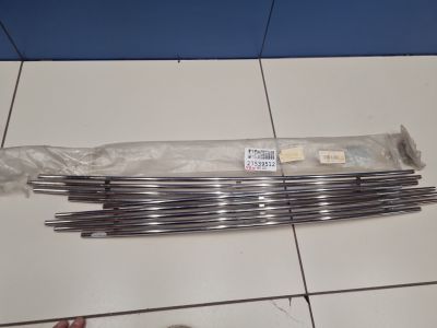 Решётка в бампер центральная для Hyundai Santa Fe CM 2005-2012