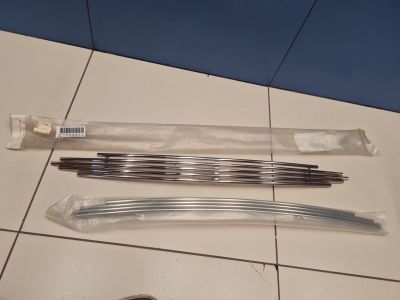 Решётка в бампер центральная для Hyundai Santa Fe CM 2005-2012