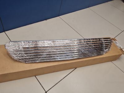 Решётка в бампер центральная для Hyundai Solaris 2010-2017