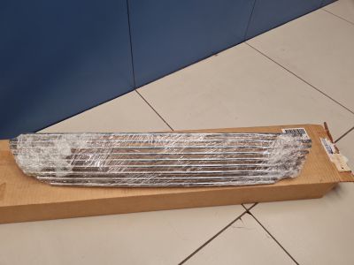 Решётка в бампер центральная для Hyundai Solaris 2010-2017