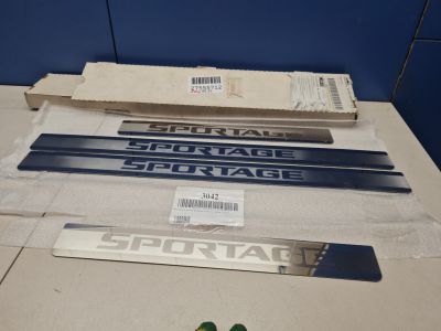 Комплект накладок внутренних порогов для KIA Sportage 2004-2010