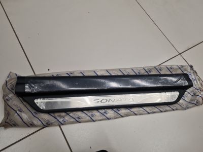 Накладка порога внутренняя передняя правая для Hyundai Sonata YF 2010-2014
