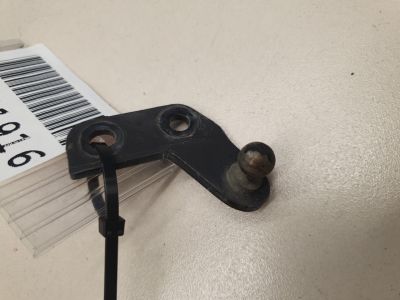 Кронштейн амортизатора двери багажника левый для Nissan Qashqai J10 2006-2014