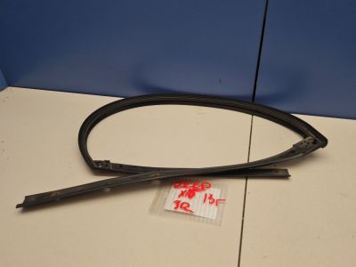 Уплотнитель рамки двери задней правой для KIA Ceed 2012-2018
