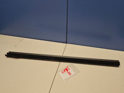 Накладка стекла задней правой двери для Skoda Yeti 2009-2018