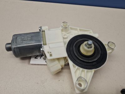 Моторчик стеклоподъёмника передний правый для Mercedes E-klasse W212 2009-2016