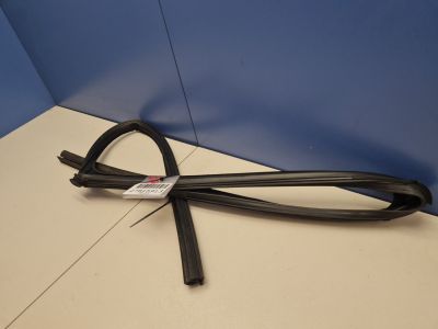 Уплотнитель стекла двери задний правый для Mitsubishi Outlander CW XL 2006-2012