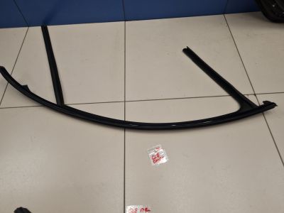 Уплотнитель стекла передней правой двери для Mercedes GLE-klasse C292 Coupe 2015-2019