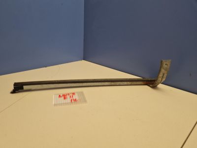 Направляющая стекла передней левой двери для Nissan Note E11 2005-2013