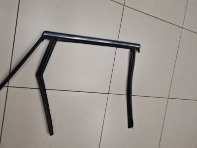 Уплотнитель стекла двери задний правый для Volvo V90 Cross Country 2017-