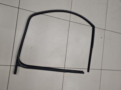 Уплотнитель стекла передней правой двери для Citroen Jumpy 2007-2016