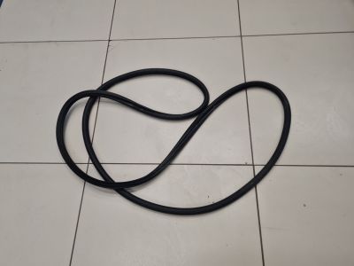 Уплотнитель двери передней для Volkswagen Touareg 2002-2010