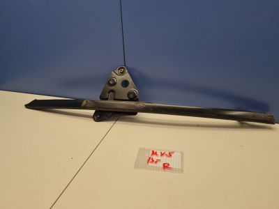 Направляющая стекла передней правой двери для Mazda MX-5 2005-2015