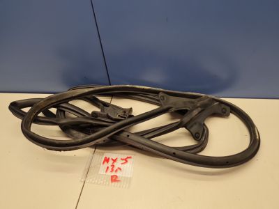 Уплотнитель двери передней правой для Mazda MX-5 2005-2015