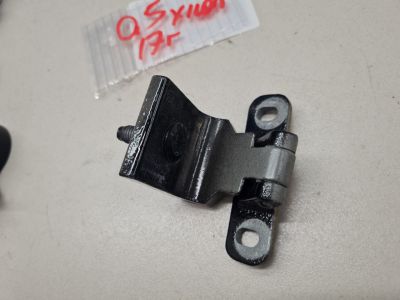 Петля двери багажника правая для Audi Q5 FY 2017-