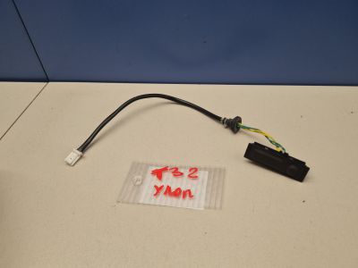 Кнопка открывания багажника для Nissan X-Trail T32 2014-