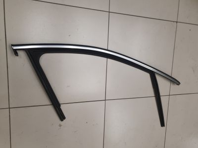 Уплотнитель стекла двери передней правой для Infiniti Q30 QX30 H15E 2015-