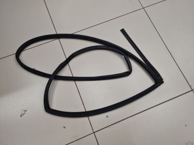 Уплотнитель двери задней левой для Ford Fiesta Mk6 2008-2019