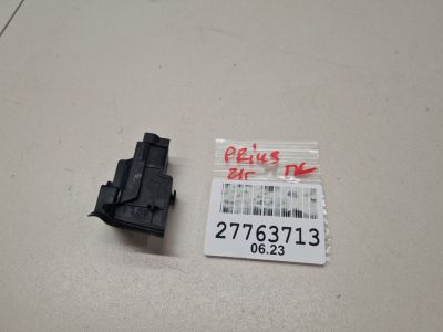 Уплотнитель стекла передней левой двери для Toyota Prius W50 2015-