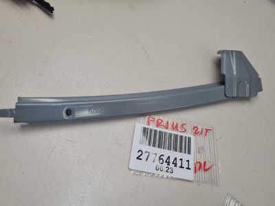 Направляющая стекла передней левой двери для Toyota Prius W50 2015-