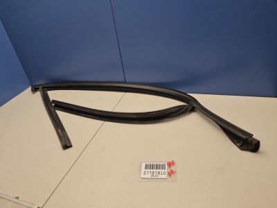 Уплотнитель стекла передней правой двери для BMW X1 E84 2009-2015