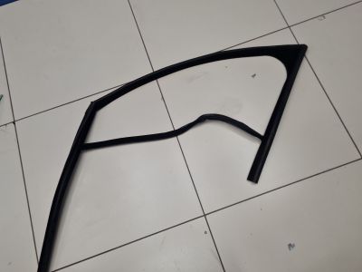 Уплотнитель стекла передней левой двери для Jaguar XF 2015-