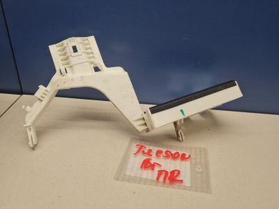 Кронштейн замка двери передний правый для Hyundai Tucson TL 2015-2021