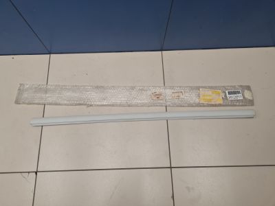 Молдинг двери правый передний для Volkswagen Passat B5.5 2000-2005