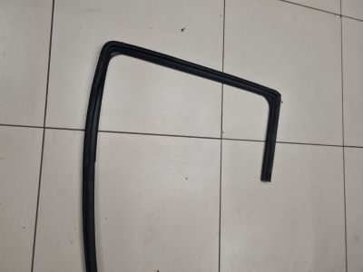 Уплотнитель стекла двери задний левый для Chevrolet Aveo T300 2011-2015