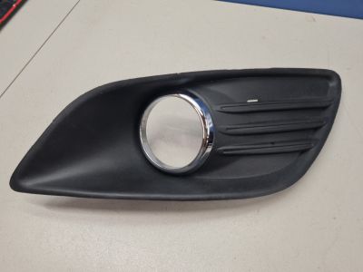 Решётка в бампер правая для Ford Focus 2.5 2008-2011