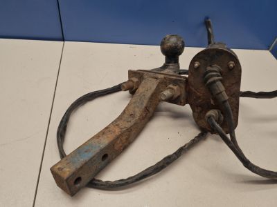 Сцепное устройство (Фаркоп) для Volkswagen Passat B5.5 2000-2005