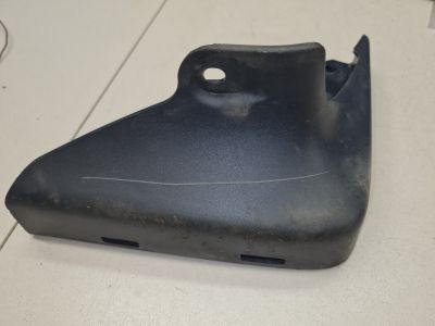 Брызговик передний правый для Chrysler 300C 2011-