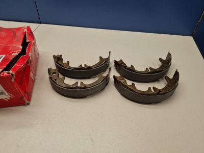 Комплект колодок барабанных для Toyota Camry XV10 1990-1998