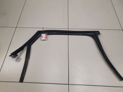 Уплотнитель стекла двери задний правый для Audi A4 B8 2007-2015