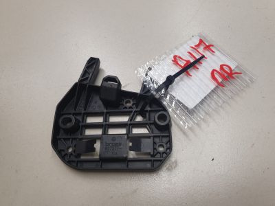 Кронштейн замка двери передней правой для Mercedes CLA-klasse C117 2013-2019