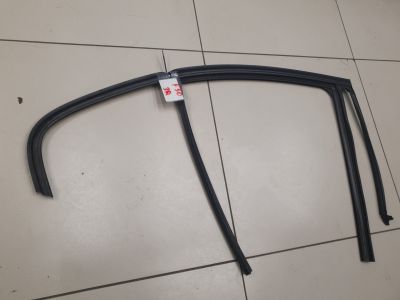 Уплотнитель стекла двери задний правый для BMW 3 F30 2011-2018