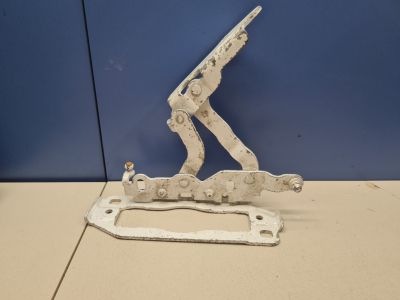 Петля капота правая для Mercedes C-klasse W204 2007-2015