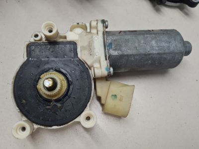 Моторчик стеклоподъёмника передний правый для BMW X6 E71 E72 2007-2014