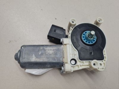 Моторчик стеклоподъёмника задний правый для BMW X4 F26 2014-2018