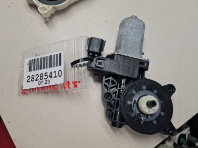 Моторчик стеклоподъёмника задний правый для Land Rover Range Rover Evoque 2011-2018