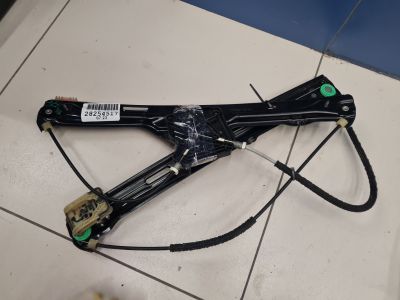 Стеклоподъемник передний правый для BMW X5 M F85 2014-