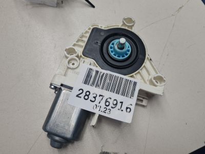 Моторчик стеклоподъёмника задний правый для Audi Q3 8U 2012-2018