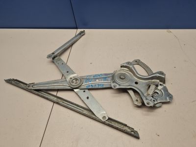 Стеклоподъемник передний правый для Lexus CT 200H 2010-2018